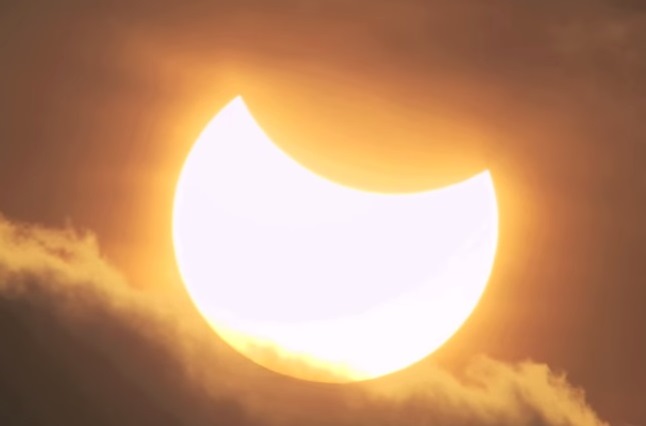 Solar eclipse 2015: Fifty Shades of Grey (cloud) effect rumbles on as ...