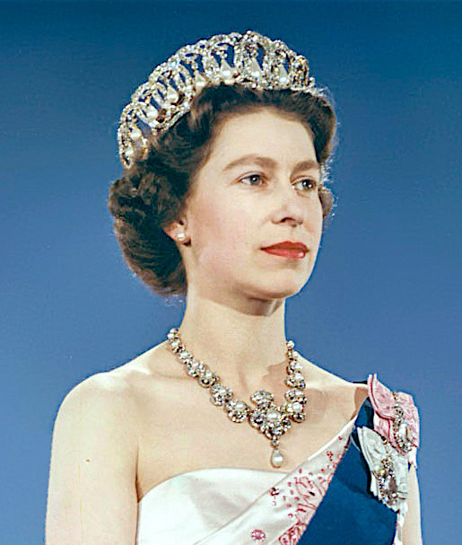 Queen Elizabeth II: the education of a modern leader in training