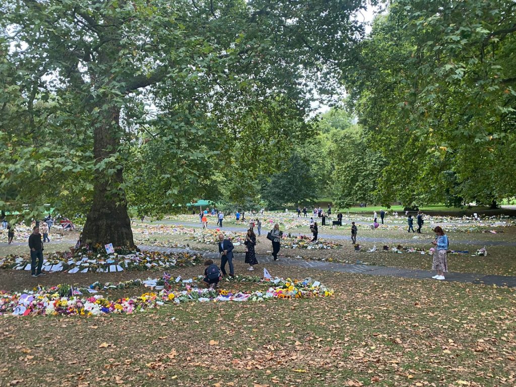 Mourners laid flowers in memory of the Queen