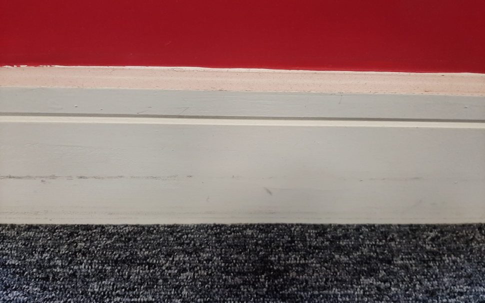 a skirting board