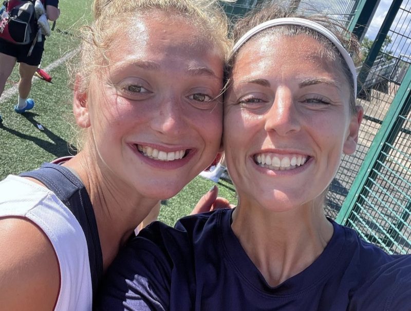 British lacrosse players Wise and Cohen pose for a selfie
