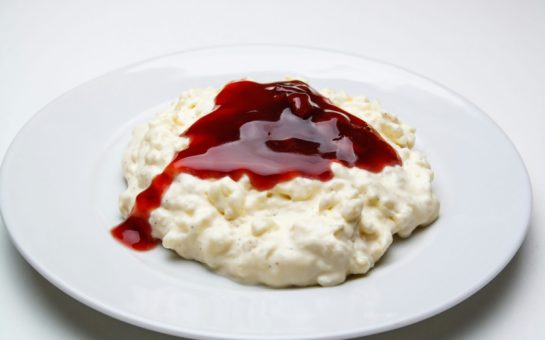Rice pudding covered in jam
