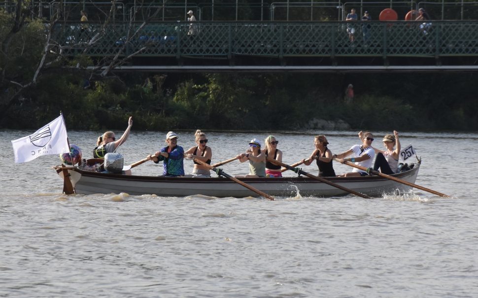 Former Olympians combined with first-timers to take on the 21-mile Great River Race.