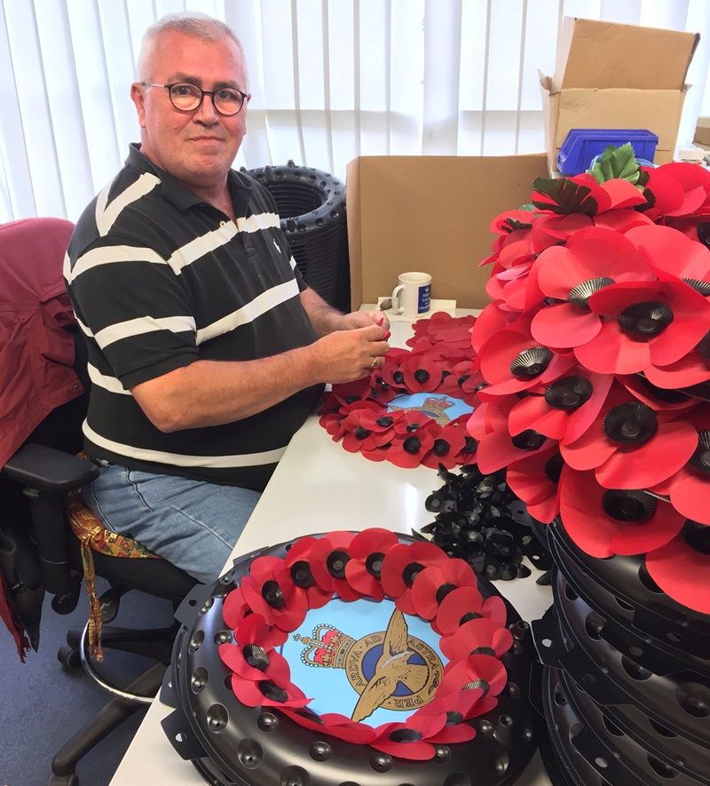 Veteran makes poppy wreath for RAF memorial on Remembrance Sunday