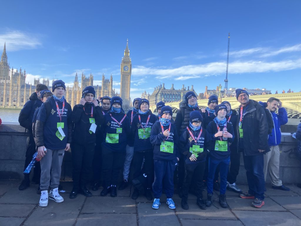 Students in front of Big Ben